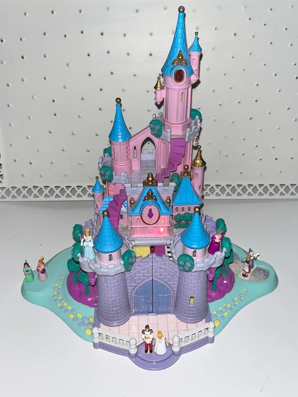 Vintage 1995 Polly Pocket Disney Cinderella's Enchanted Castle with figures - Picture 2 of 15